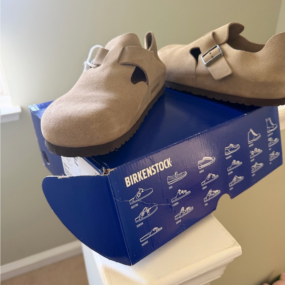 Birkenstock Suede Boston Clog in Beige